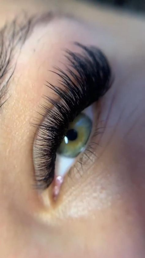 Volume lashes 4